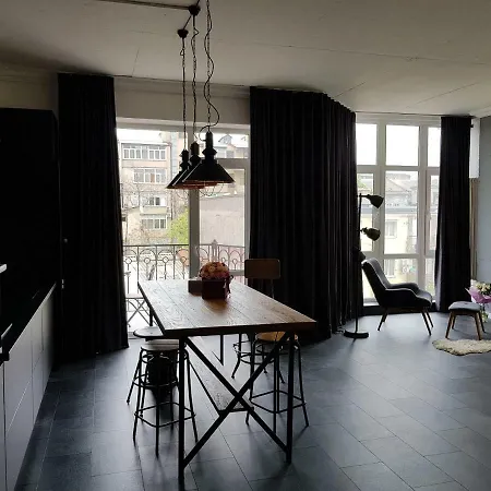 Светлая Квартира В Стиле Loft В Центре Города Апартаменты